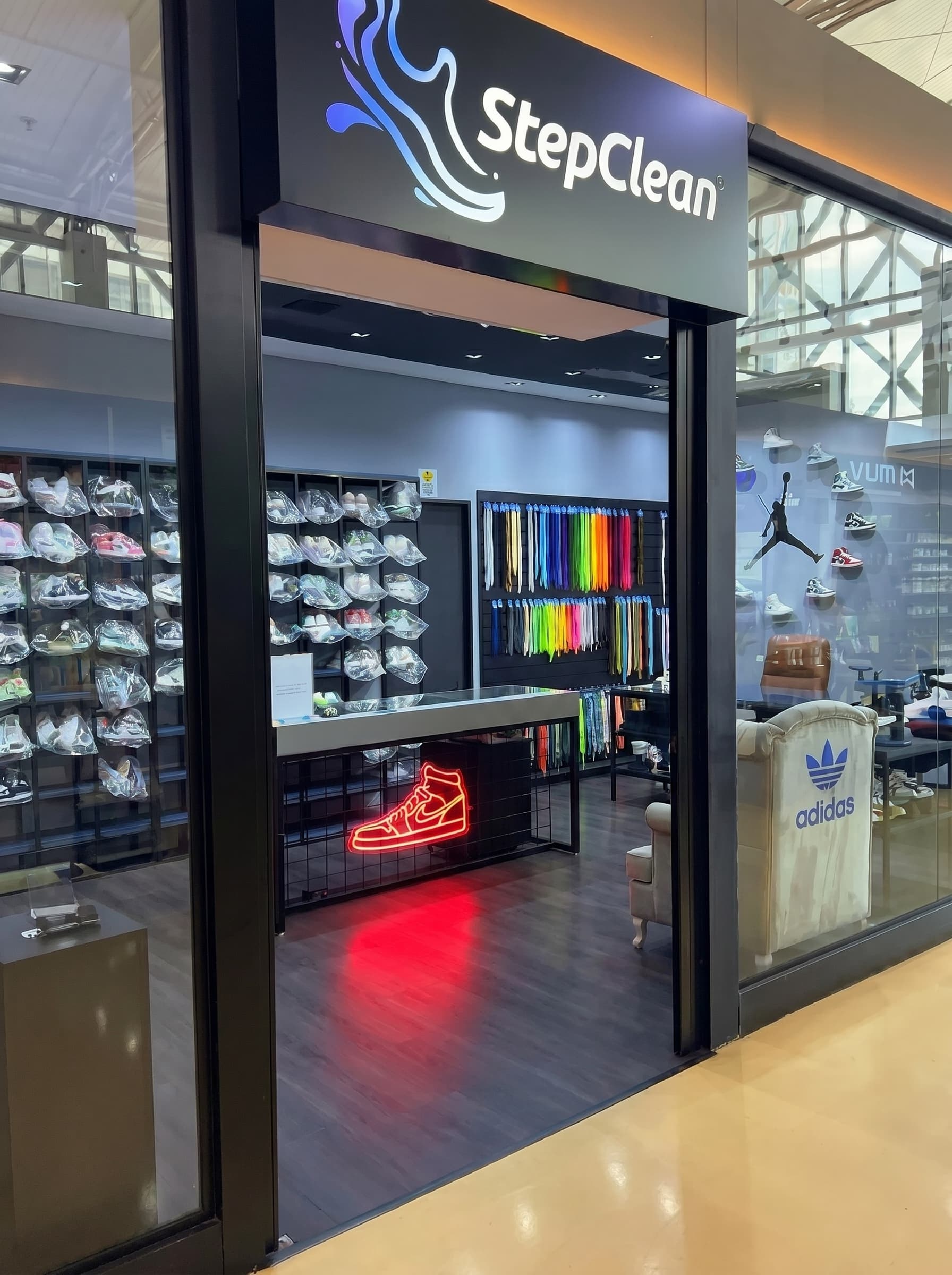 Tênis restaurado pela StepClean
